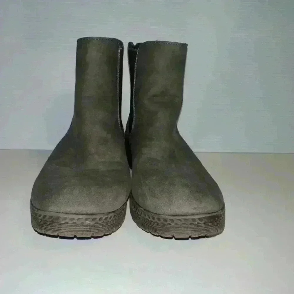 Maurice’s Smokey Grey Ankle Bootie with Zippers on the back. Women’s Size 7 1/2. - Picture 6 of 13